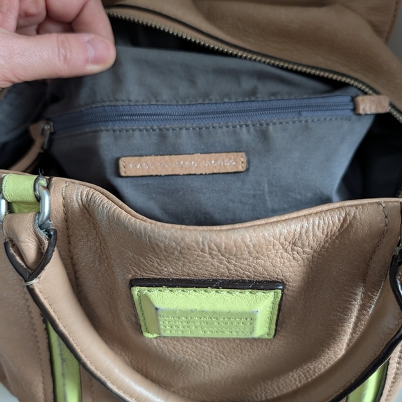 💚 Vintage 2010's Marc Jacobs Classic Q Fran Pebble Leather Crossbody Bag, Taupe - Picture 15 of 16